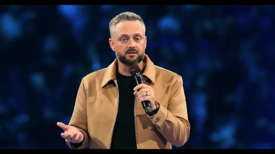 This is like two dogs
seeing each other through a fence. - Your Friend, Nate Bargatze