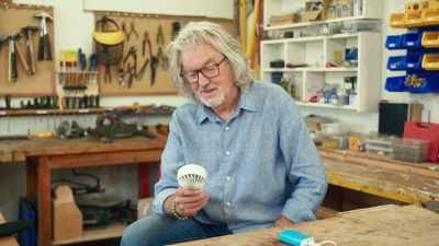 This little hand-held fan,
face blower - James May and the Dull Men