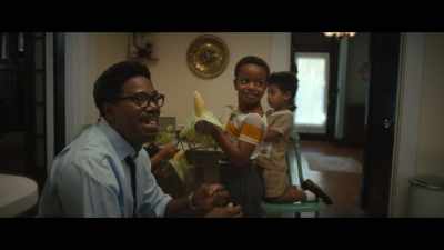♪ This little light of mine ♪ - Rustin