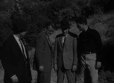 - This makes three murders.
- Listen to me. I know this creature. - Monster on the Campus