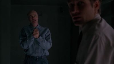 This man... This man hit me. - The X-Files