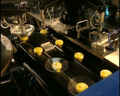 THIS METALLIZING PROCESS IS
EXTREMELY SHORT AND VERY SIMPLE, - How It's Made