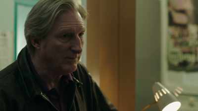 This must be hell for his sister.
Would you give her my best? - Ridley