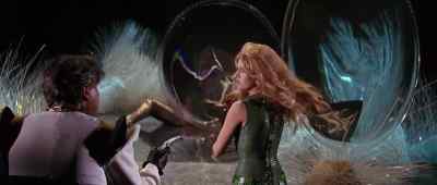 - This must be the invisible wall.
- Yes. Now, where's the key? - Barbarella
