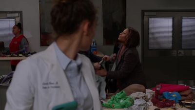 - This is my brother's.
- It belongs to my son. - Chicago Med