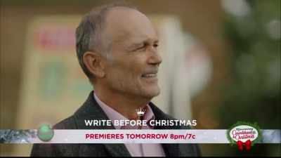- This is my dad, Sydney.
- This is Clem. - Christmas Under the Stars