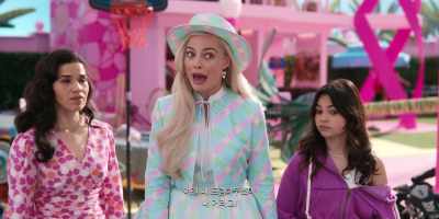This is my Dreamhouse.
It is my Dreamhouse! It's mine! - Barbie