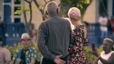 This is my friend, Paula. - Last Woman on Earth with Sara Pascoe