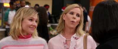- This is my mom, Sandy.
- Oh, hi, Amy. - A Bad Moms Christmas