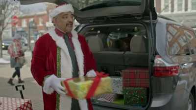 - This is my sister, Abby.
- Hey! How are ya? - Flipping for Christmas