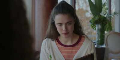 This is my treat, so please get
whatever you want. Be my guest. - Maid