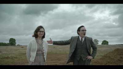 -This is my wife, Margaret.
-Peggy. - The Dig