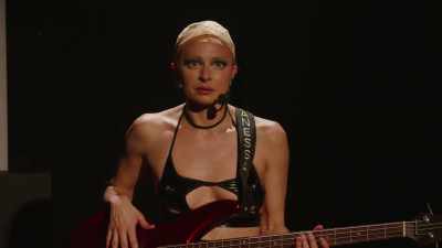 This next song is also
really personal to me, - Courtney Pauroso: Vanessa 5000