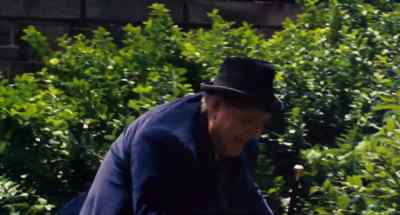 This is not a place to talk.
Come, we'll go to my flat. - The Producers
