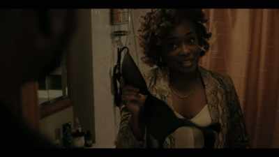 - This is not Tasha's size.
- All right. - Justified: City Primeval
