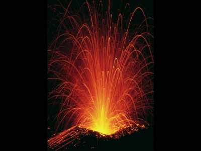 This photo shows
the parabolic trajectories - Fire of Love