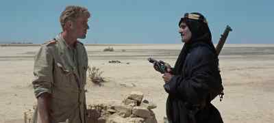 - This pistol yours? - Lawrence of Arabia