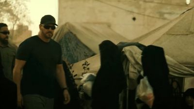 This place is a maze,
and we're going deeper in it. - SEAL Team