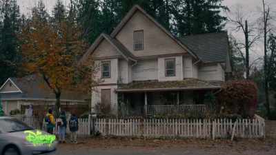 This place has crime scene
written all over it. - Under Wraps