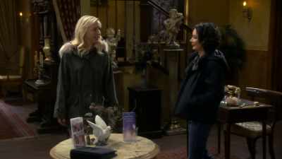 This place
is actually really nice.
Mm-hmm. - The Conners