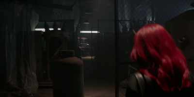 THIS PLACE IS DEFINITELY
GIVING ME "MR. ROBOT" VIBES. - Batwoman