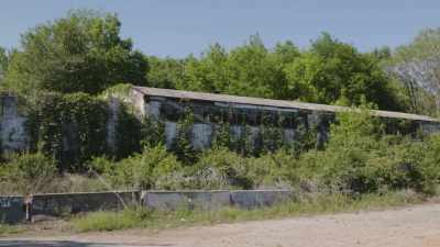 This place
is surprisingly well-known - Mysteries of the Abandoned