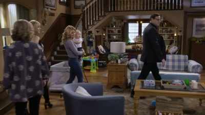 This place looks great. It's so nice. - Fuller House