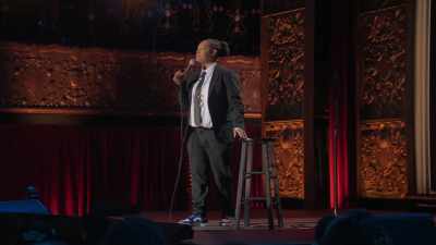 This place should be called
Students of Eastern Dental. - Marlon Wayans Presents: The Headliners