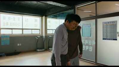 This place. They say
if you take classes here, - My Punch-Drunk Boxer