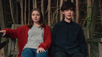 -This is pretty retro.
-I don't like it. - The End of the F***ing World