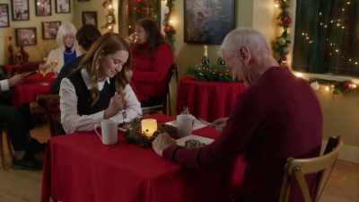 This is really good.
- Yeah, it is good. - 'Twas the Text Before Christmas