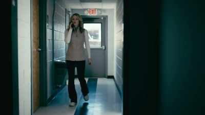 - This is she.
- Hi. It's Dr. Golding. - Secrets Between Sisters