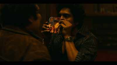 This shit is very small. - Narcos: Mexico