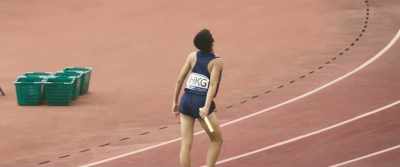 This shouldn't take long.
All runners are looking at the big screen. - Zero to Hero