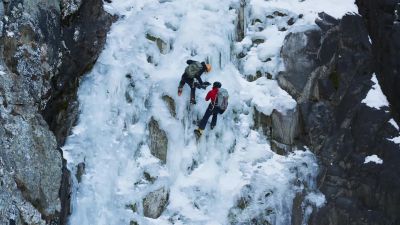 - This is so much harder with one crampon. - I'm not getting any grip! - 7 Toughest Days