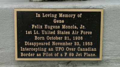 This is sometimes known
as the Kinross incident - Alien Chronicles: Top UFO Encounters