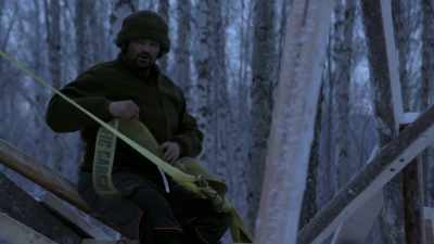 This strap is so thick
I can barely work with it. - Life Below Zero: Next Generation