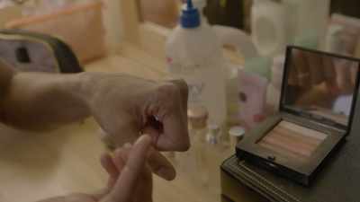 This is supposed
to make your skin - Toxic Beauty