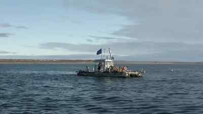 This swell's
coming down a bit, - Bering Sea Gold