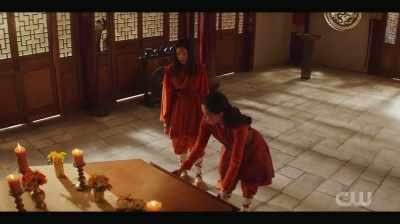 THIS SWORD IS WHY THERE
ARE FEMALE SHAOLIN. - Kung Fu
