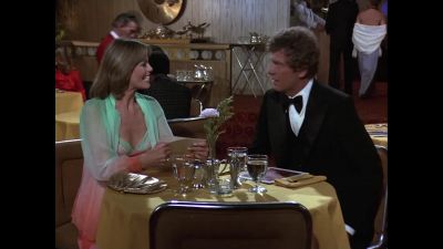 This table fourteen? - The Love Boat