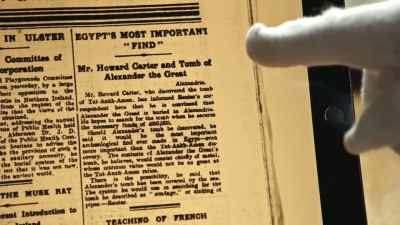 This tells us that Mr Howard
Carter, who discovered the tomb - Tutankhamun: Secrets of the Tomb