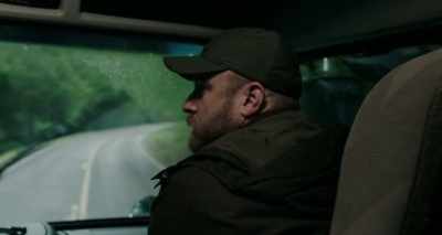 - This is that logging road I was talking about right here.
- Hey. - Leave No Trace