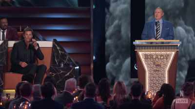 This is the comedy version
of the No-Name Defense. - The Roast of Tom Brady