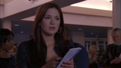 This is the final boarding call
for flight 121, - One Tree Hill