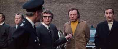      - This is the man.
     - Alright. Come along. - Villain