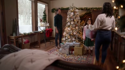 This is the one that has
the star for the top. - Yuletide the Knot