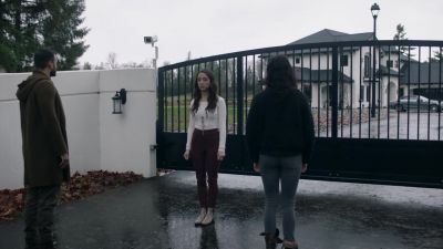 This is the place.
He's nearby. - The Magicians