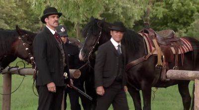 - This the place?
- I guess. - Murdoch Mysteries