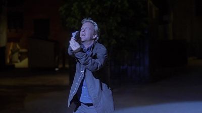 This is the police. Drop your weapon. - 24
